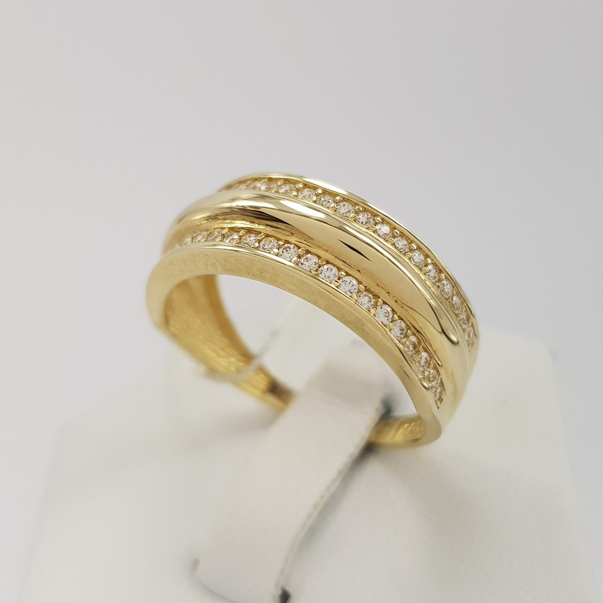 Szeroki pierścionek złoty z dwoma rzędami cyrkonii