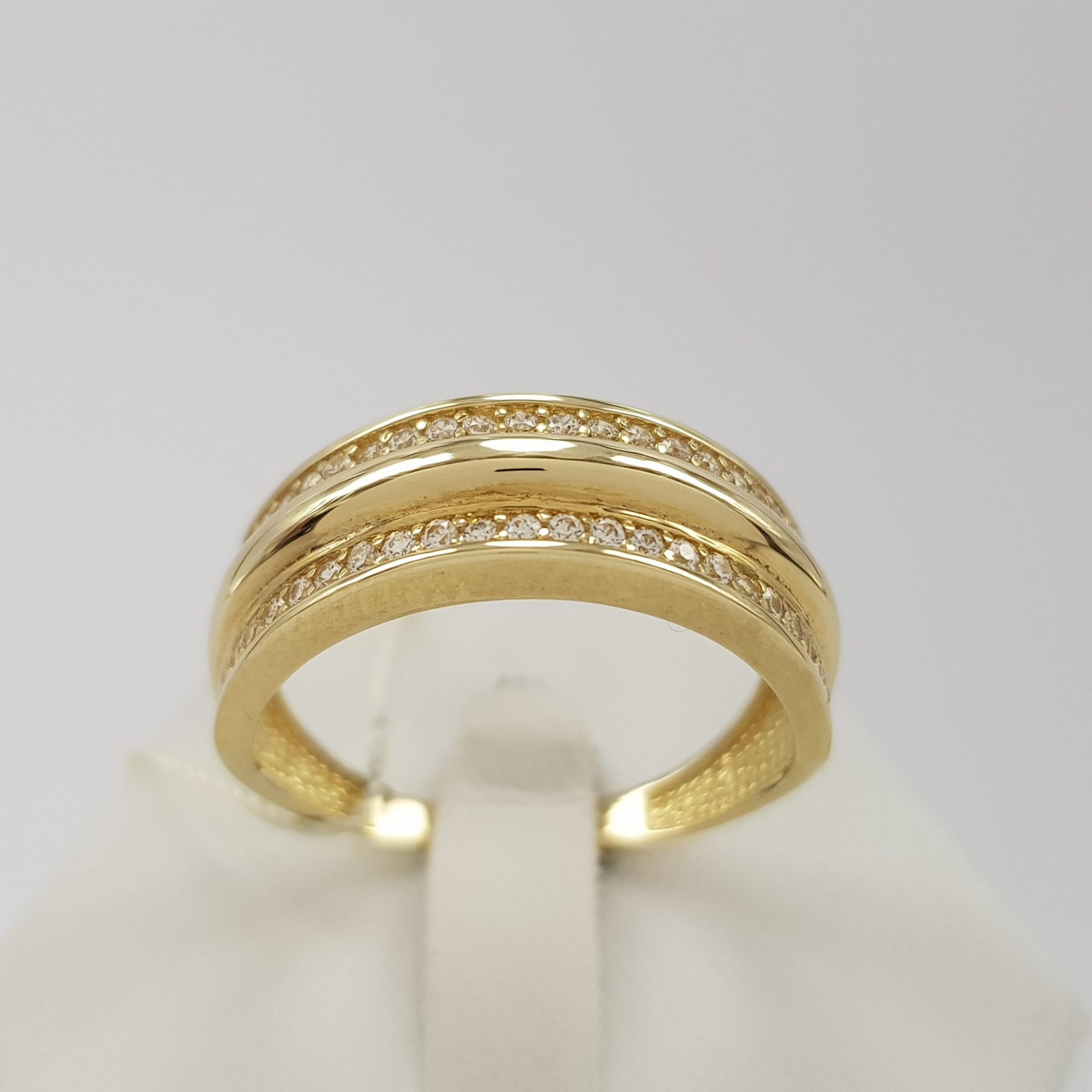 Szeroki pierścionek złoty z dwoma rzędami cyrkonii