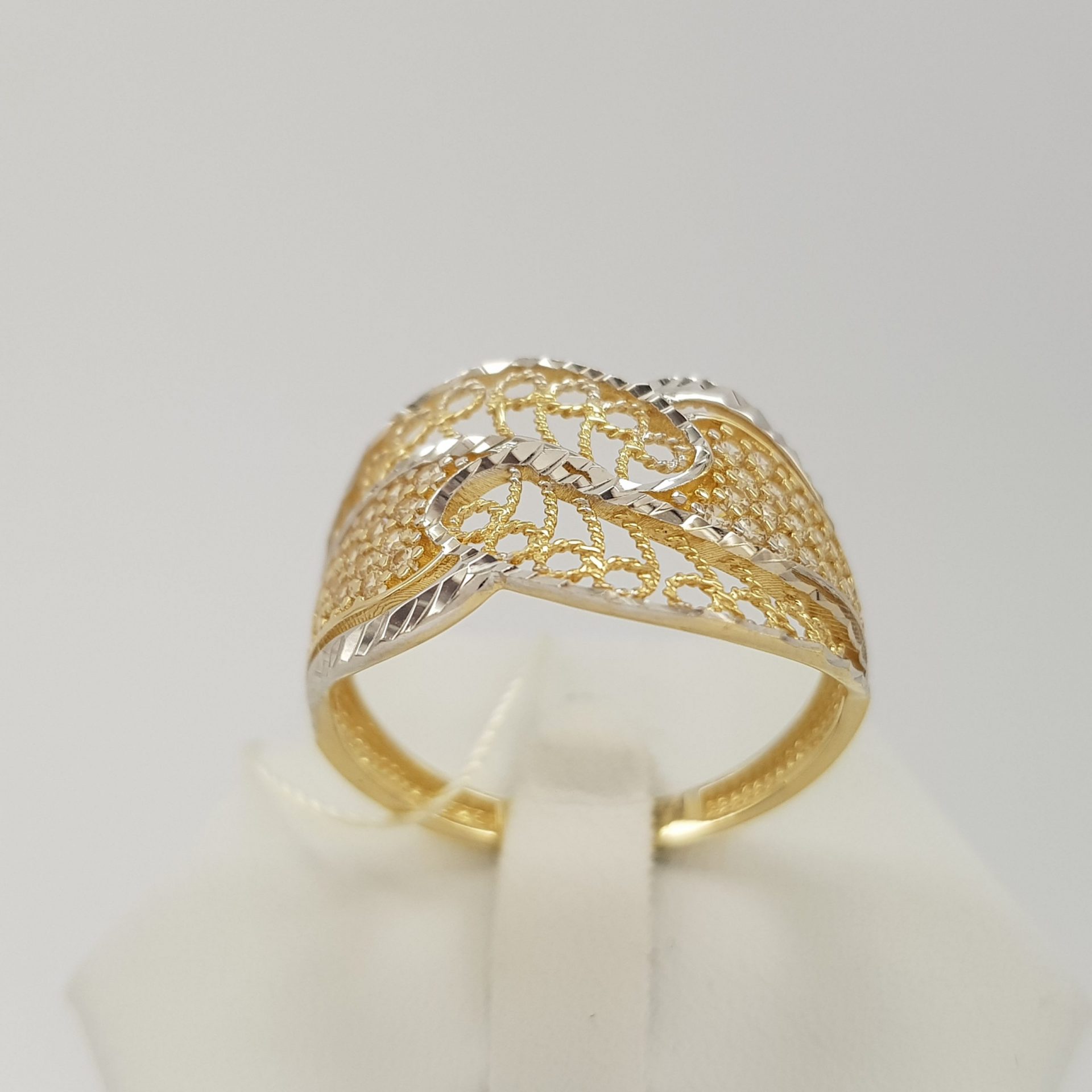 Szeroki ażurowy pierścionek złoty