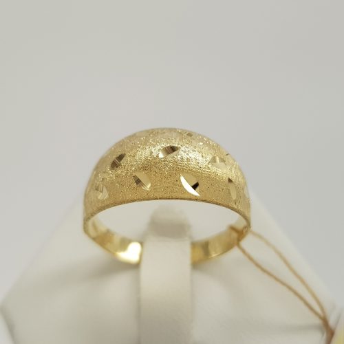 Szeroki pierścionek złoty z diamentowym matem