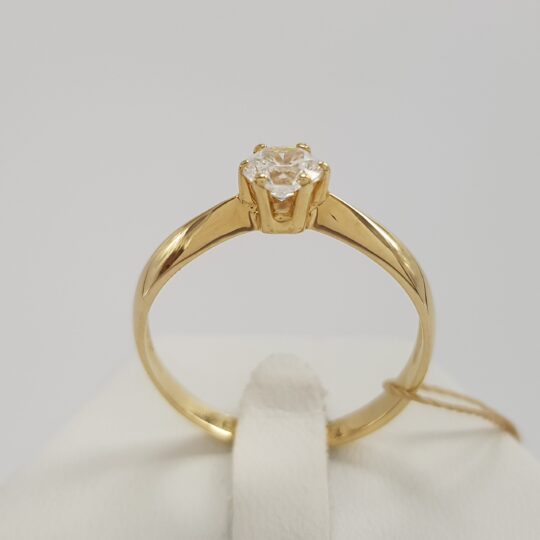 Klasyczny pierścionek zaręczynowy z błyszczącą cyrkonią o średnicy 5mm