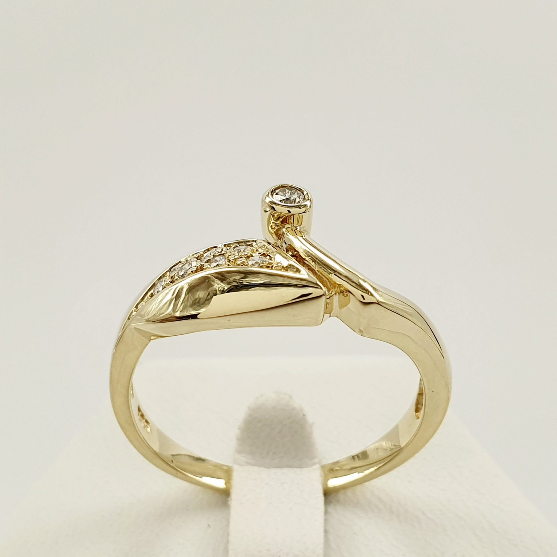 Oryginalny i niepowtarzalny złoty pierścionek z żółtego złota 14K