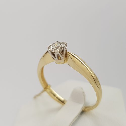 Doskonały pierścionek zaręczynowy z brylantem 0,36 ct w lśniącej oprawie z białego złota