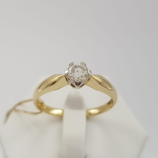 Doskonały pierścionek zaręczynowy z brylantem 0,36 ct w lśniącej oprawie z białego złota